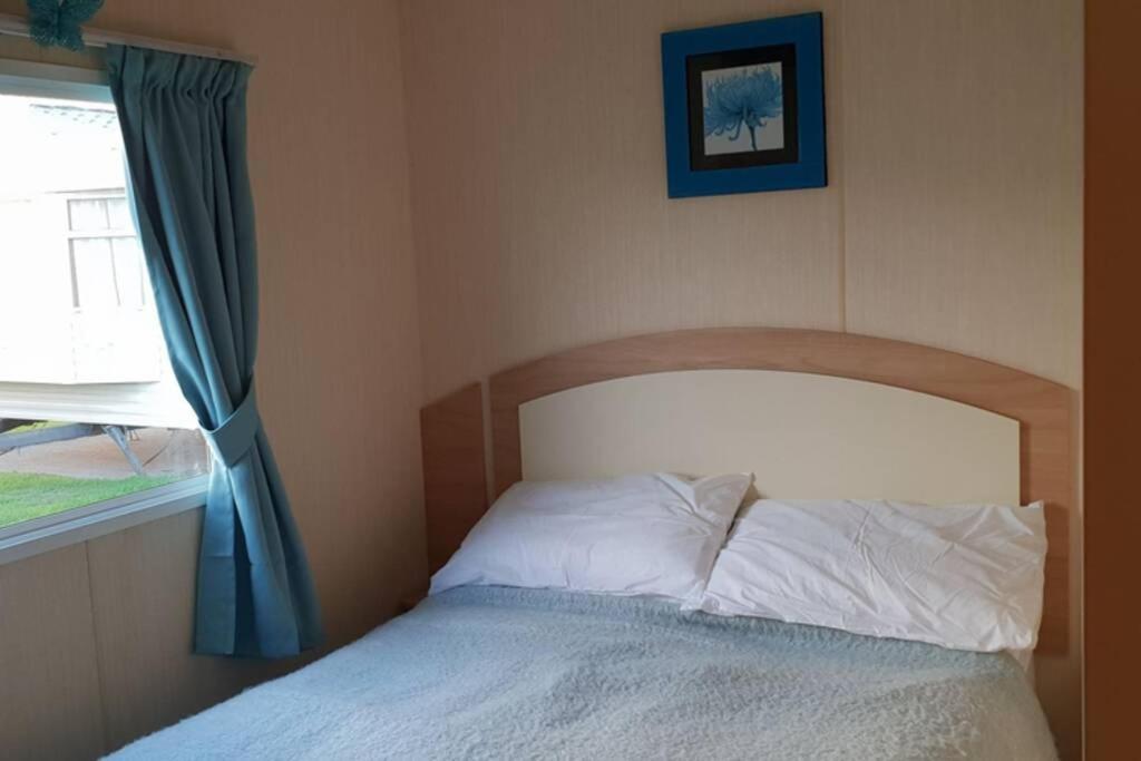 8 Berth Caravan On The Fab Presthaven Beach Resort Prestatyn Exterior foto